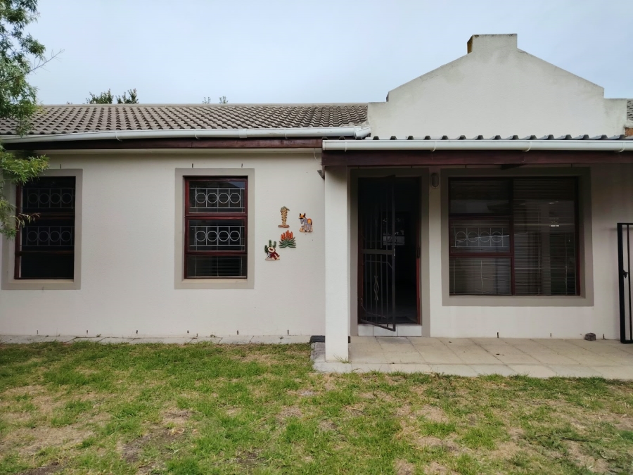 To Let 3 Bedroom Property for Rent in Twin Palms Western Cape